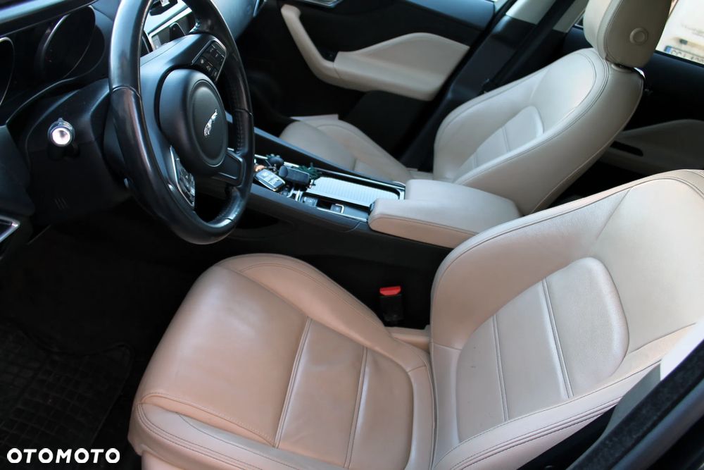 Jaguar F-Pace 20d AWD Prestige - 9