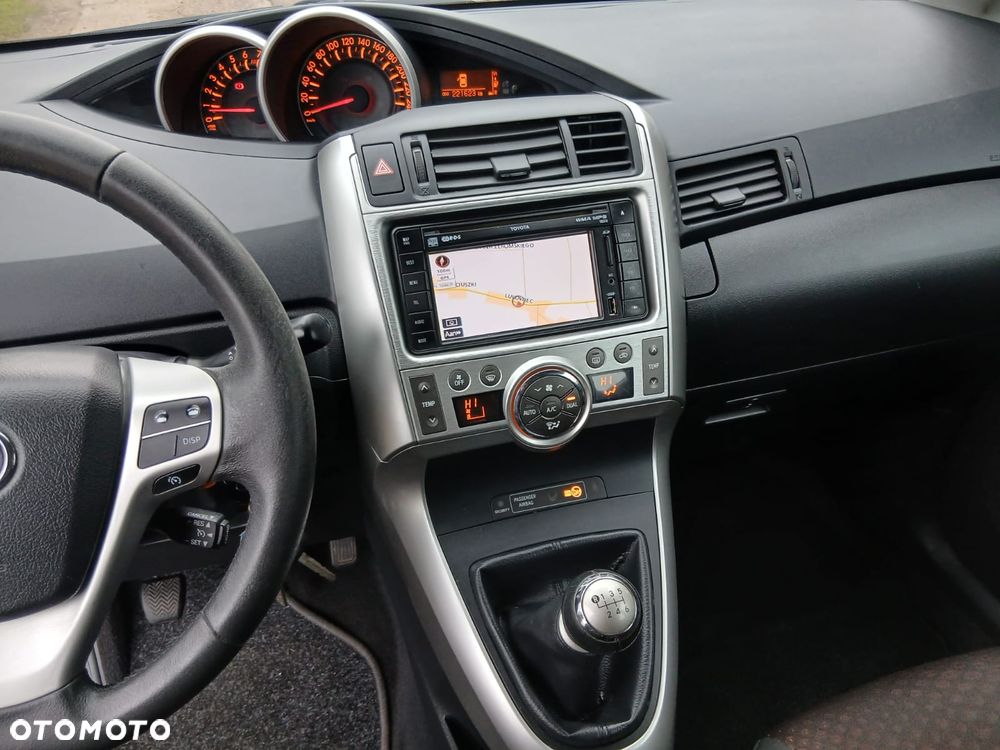 Toyota Verso 1.8 Executive - 22
