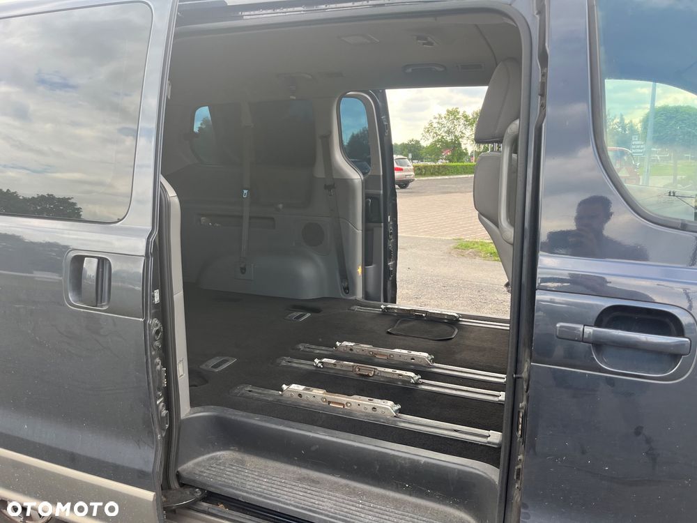 Hyundai H-1 ver-2-5-crdi-travel-trend - 14