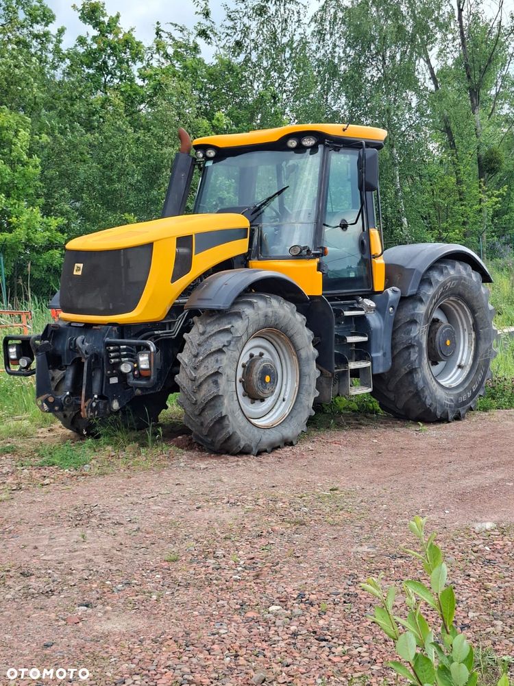JCB Fastrack 8250 - 1