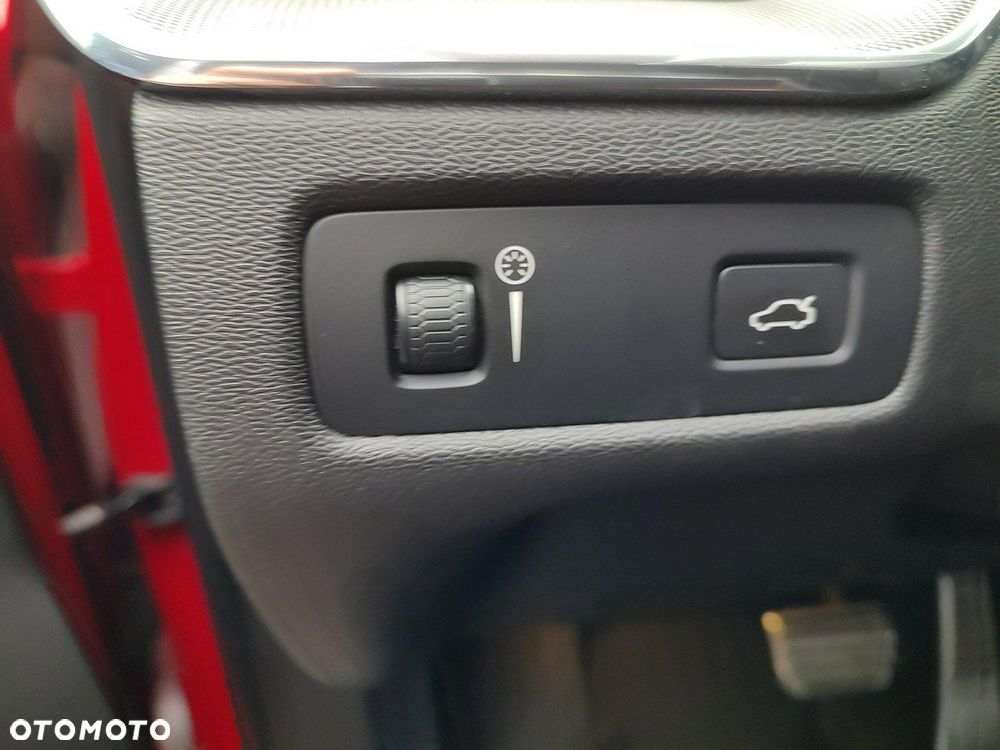 Volvo XC 60 D4 R-Design - 11