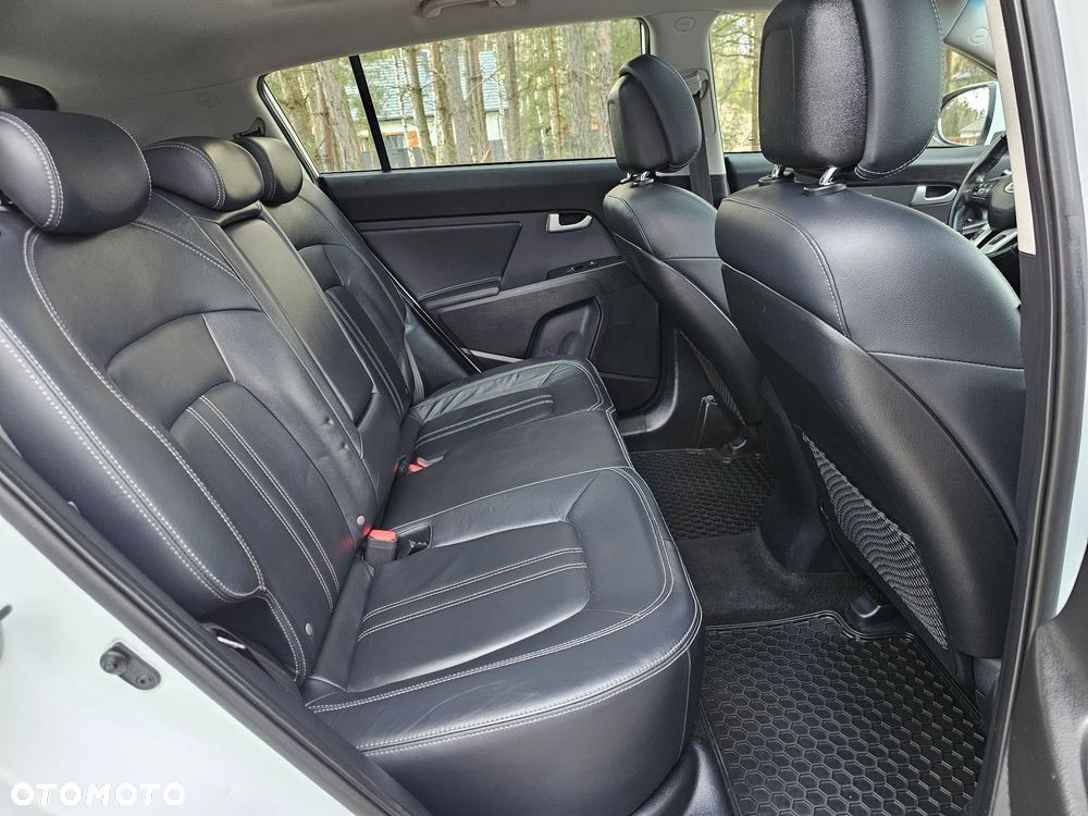 Kia Sportage 2,0 CRDI AWD Dream-Team Edition - 28