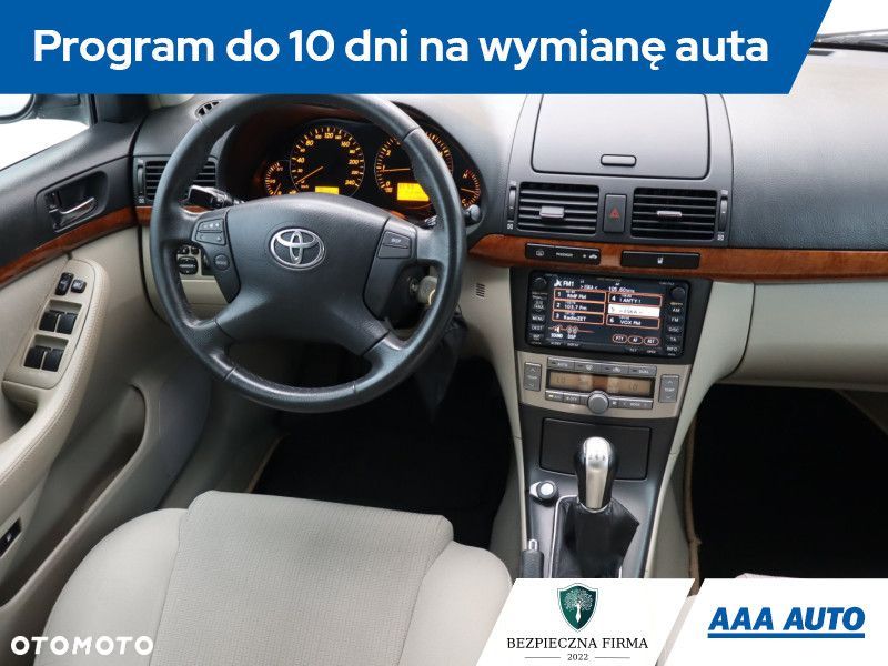 Toyota Avensis - 9
