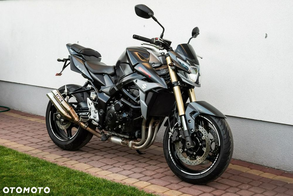 Suzuki GSR - 1