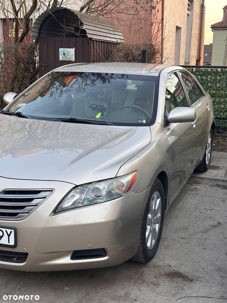 Toyota Camry - 2