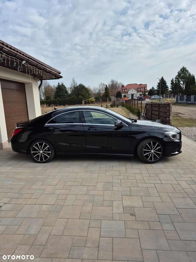 Mercedes-Benz CLA 180 Urban - 9