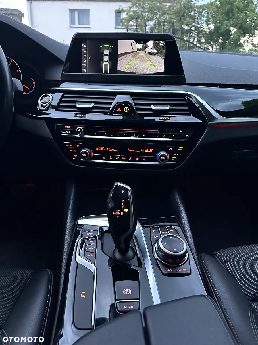 BMW Seria 5 520d Sport Line - 11