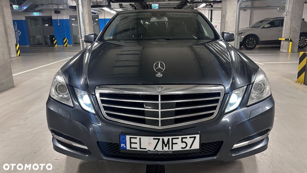 Mercedes-Benz Klasa E 350 CDI DPF 4Matic BlueEFFICIENCY 7G-TRONIC Avantgarde - 8