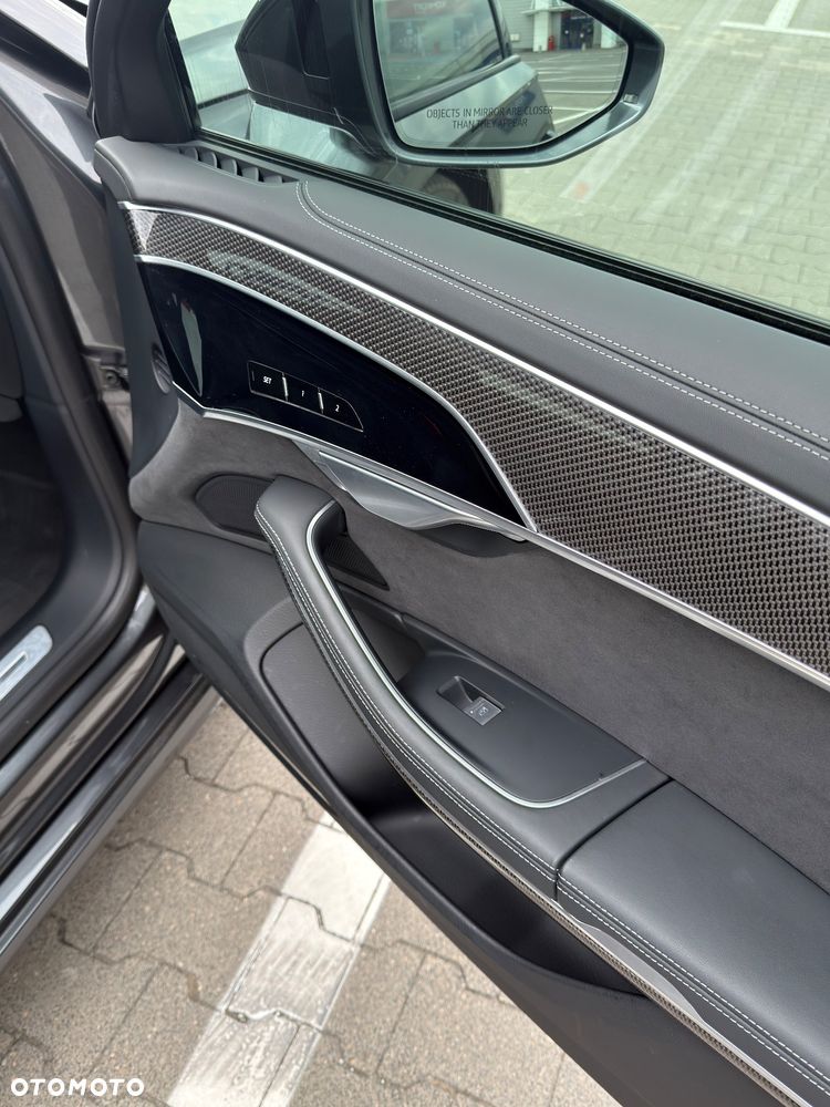 Audi S8 - 27