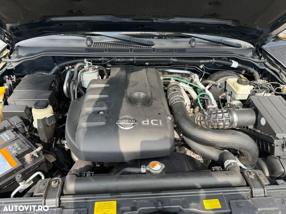 Nissan Navara Premium - 15