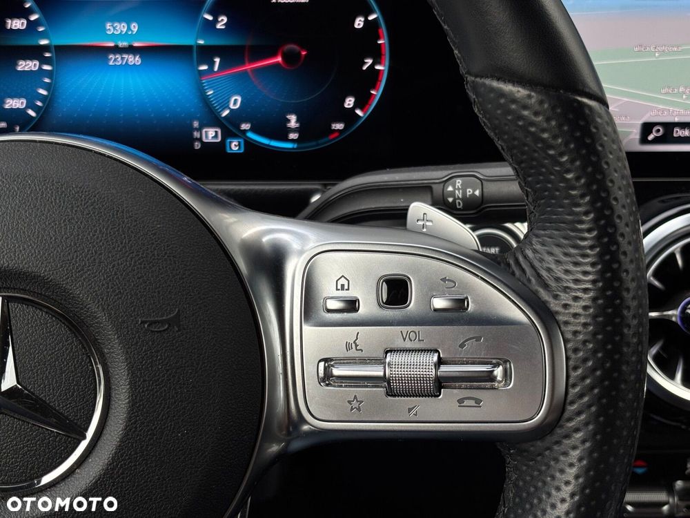 Mercedes-Benz GLB 200 AMG Line 7G-DCT - 28