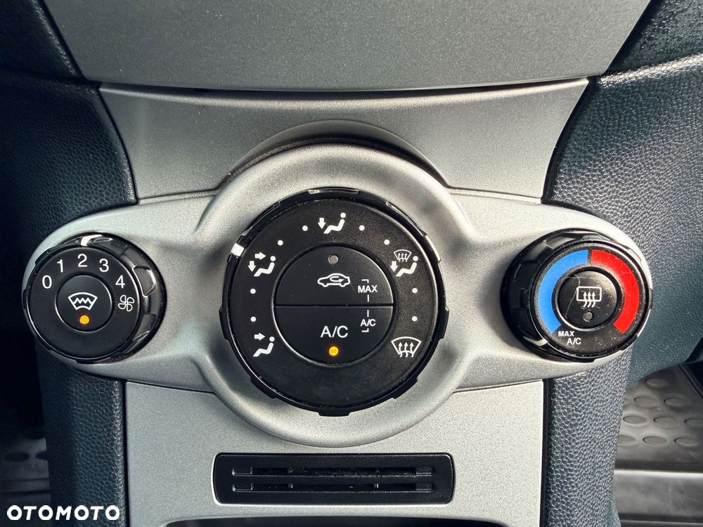 Ford Fiesta 1.25 Trend - 34