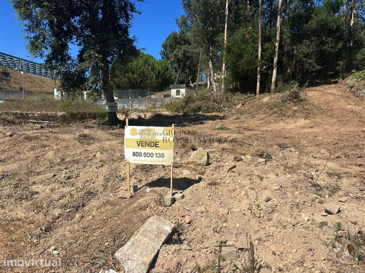Terreno para Construção junto ao Metro – do hospital Santos Silva | Vi - Grande imagem: 2/34