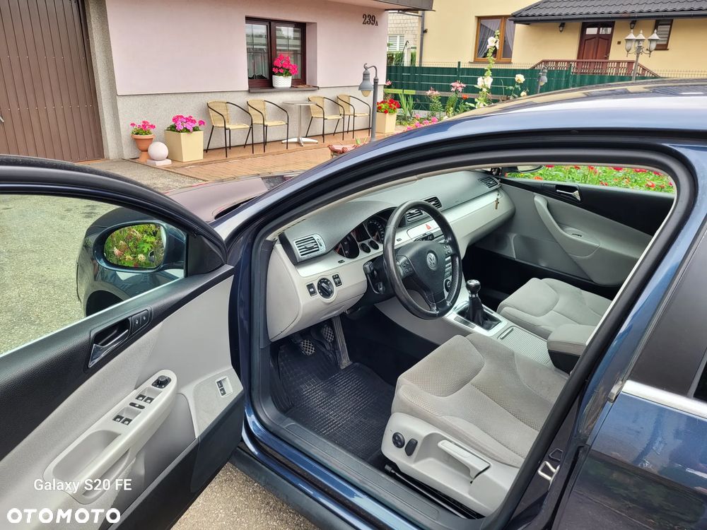Volkswagen Passat 2.0 TDI Trendline - 13
