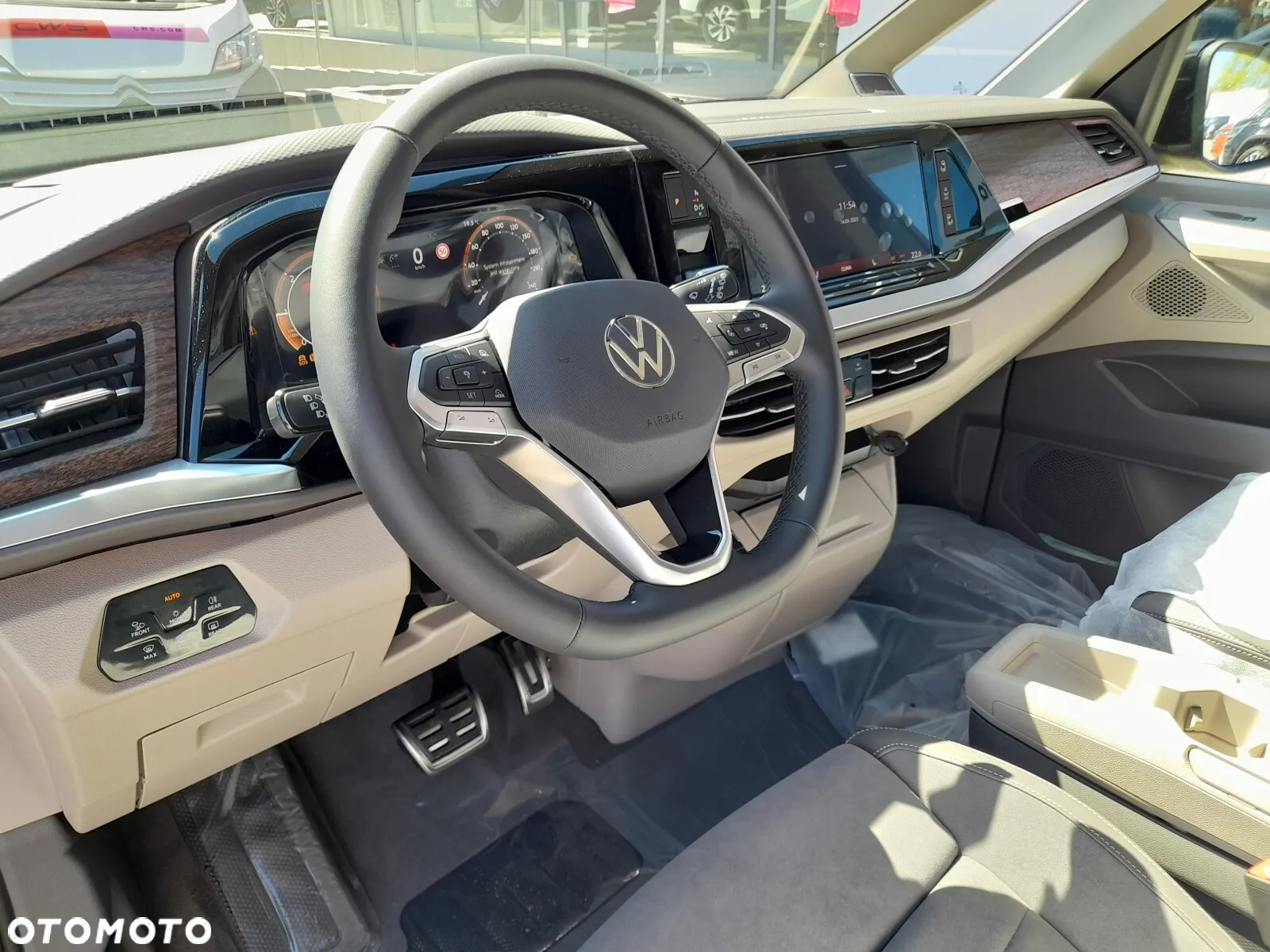 Volkswagen Multivan 2.0 TDI L2 Style DSG - 12