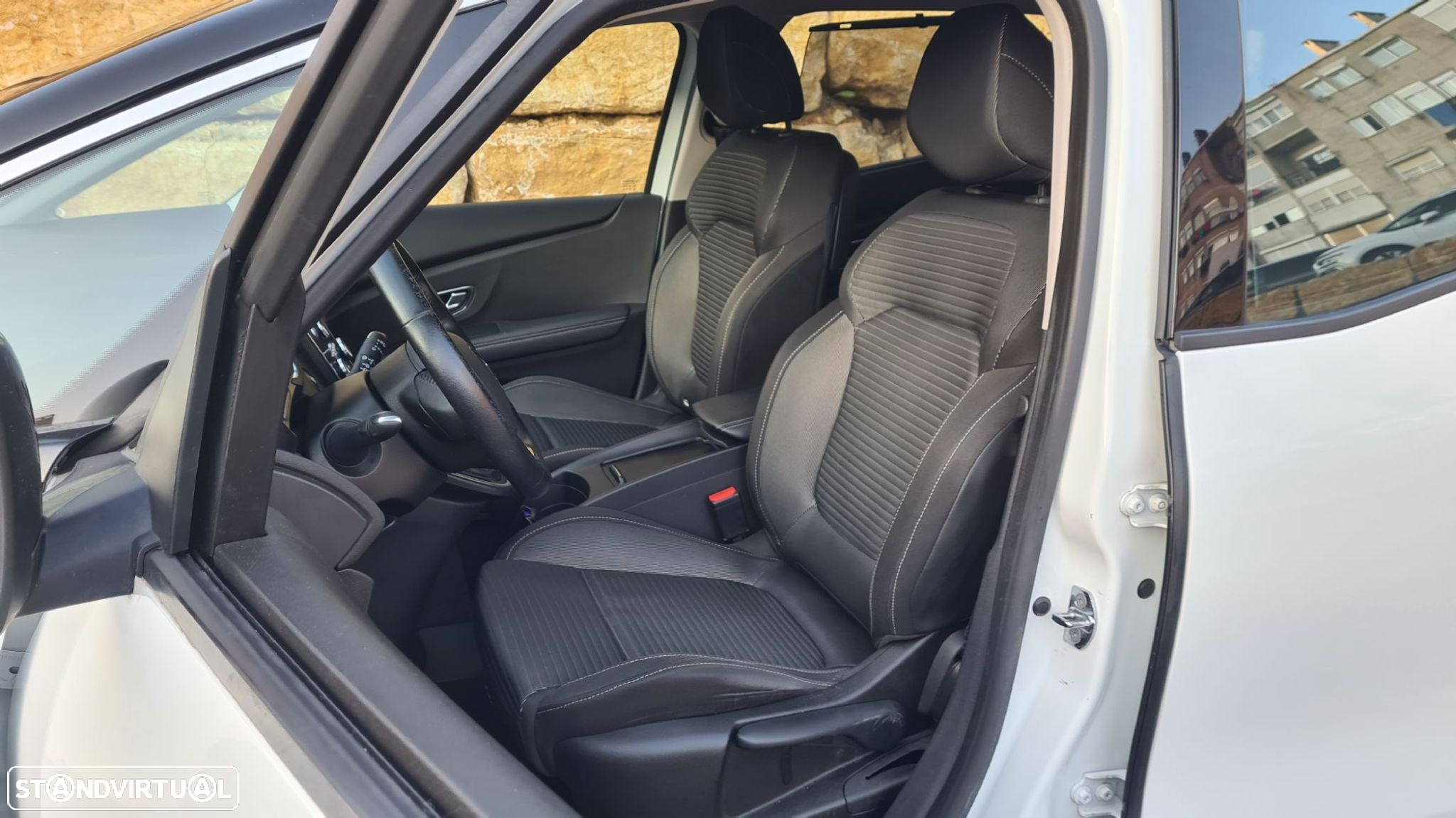 Renault Grand Scénic 1.6 dCi Intens SS - 32