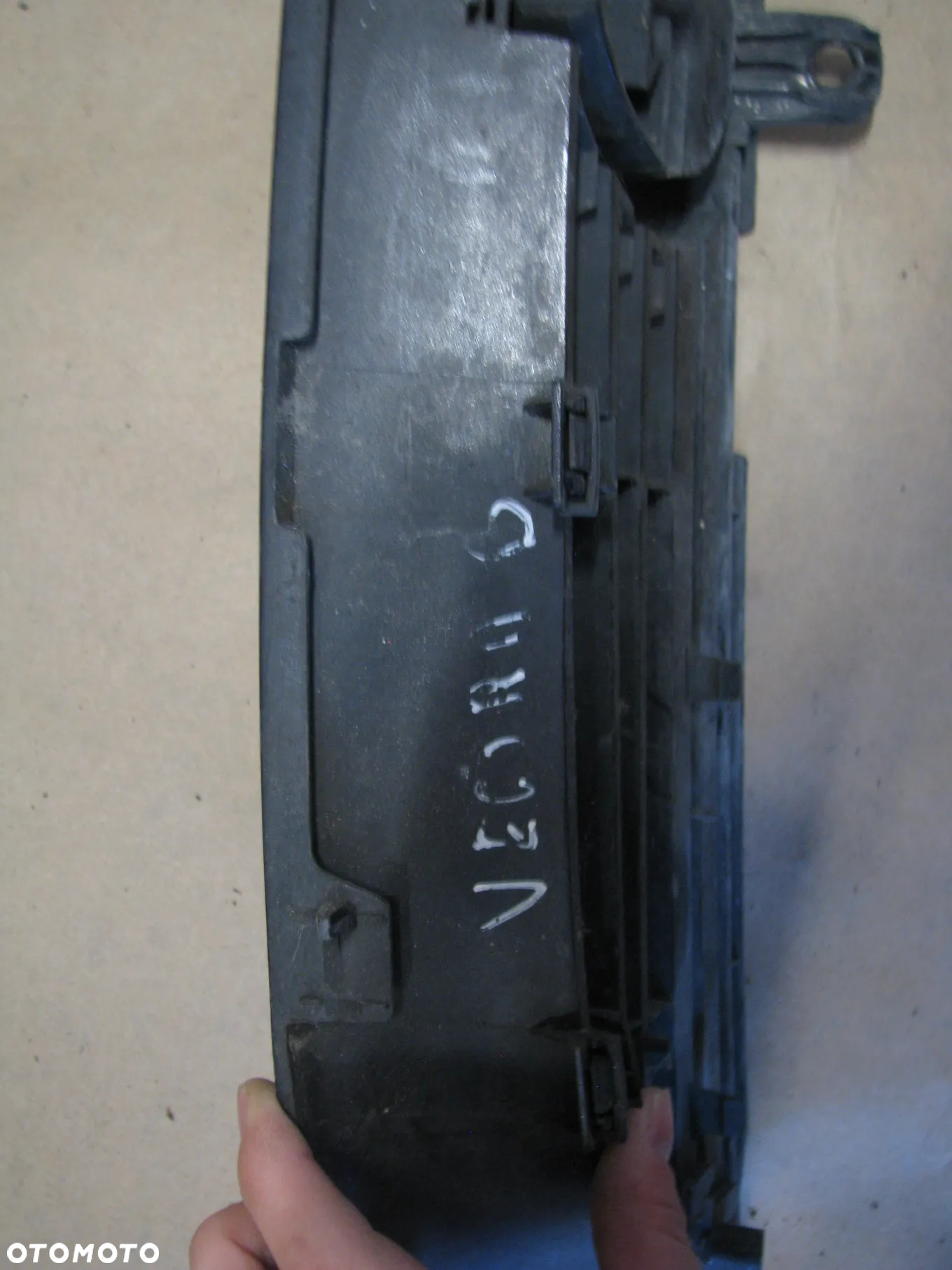 OPEL VECTRA B - GRILL ATRAPA  90505722 - 12