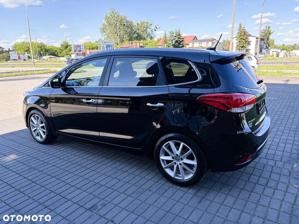 Kia Carens - 3