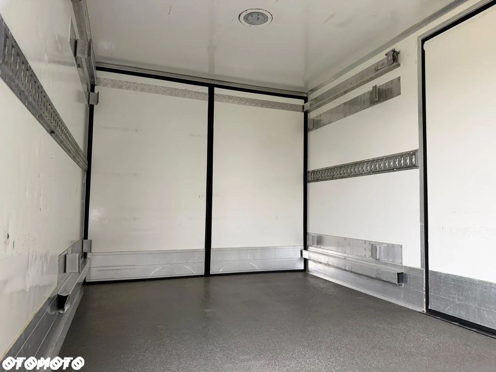 Renault Master 230V Piękny 4.20m Super stan Bezwypadkowy Mroźnia 2X boczne drzwi - 17
