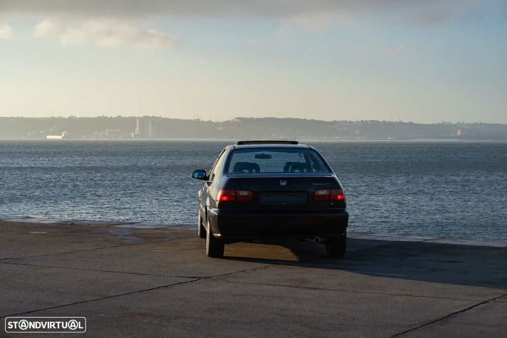 Honda Civic 1.6 VTi - 31