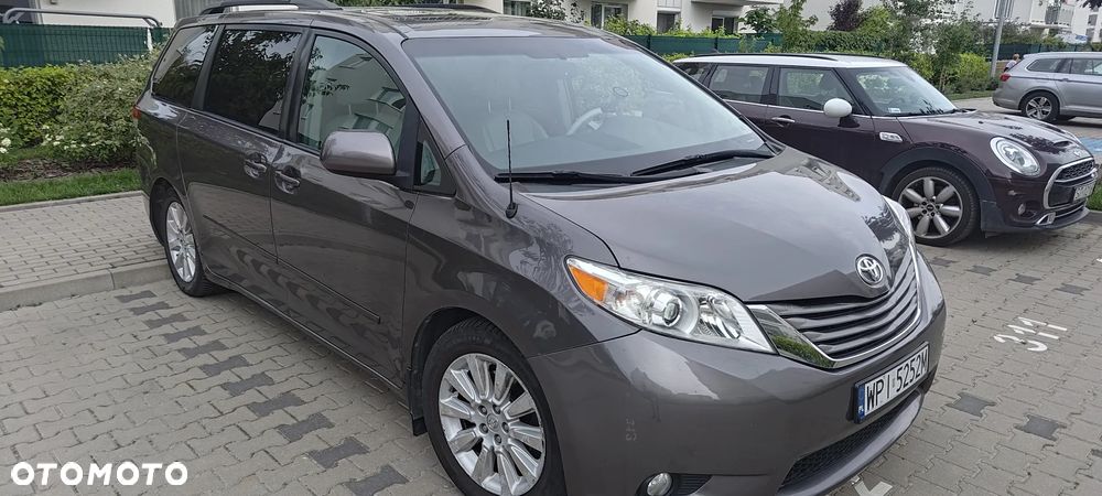 Toyota Sienna 3.5 V6 - 1