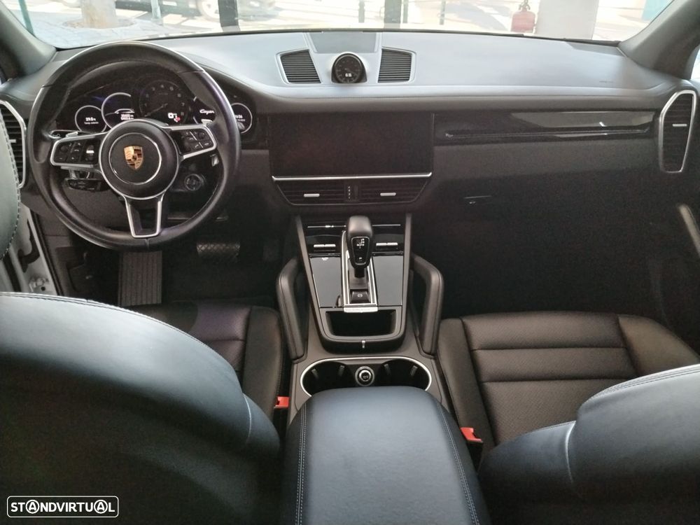 Porsche Cayenne - 8