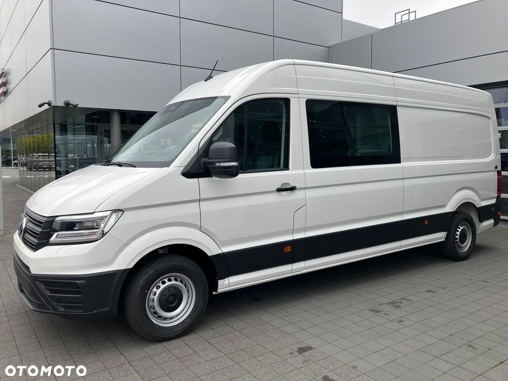 Volkswagen Crafter Crafter 35 Furgon z wysokim dachem silnik: 2,0 l EURO VI SCR 163 KM / skrzynia biegów: Przedni napęd automatyczna 8-biegowa rozstaw osi: 4490 mm - 4