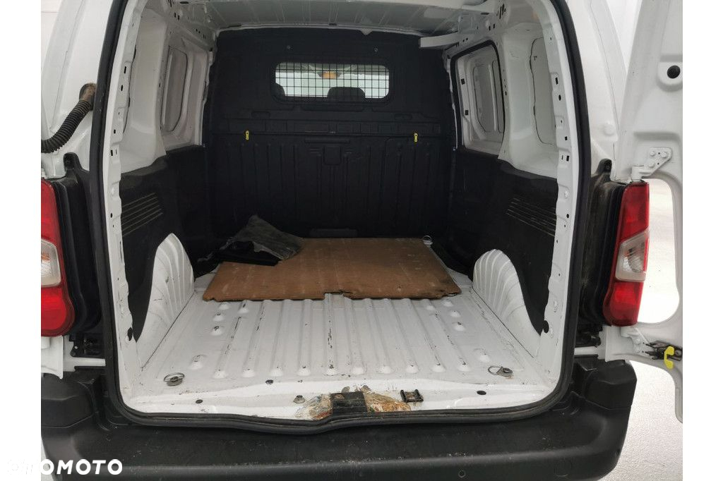 Citroën Berlingo 1.5 BlueHDi M Club SalonPL VAT23% Właścicielem pojazdu jest Ayvens Financial Services Polska - 3