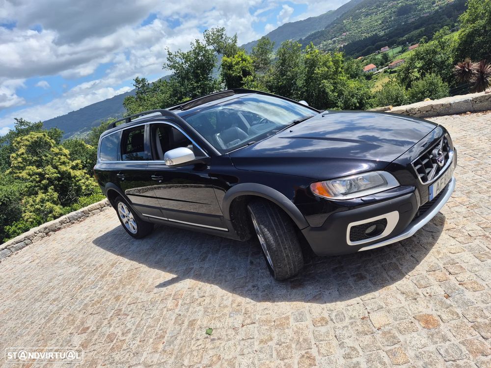 Volvo XC 70 D5 AWD Black Edition - 2