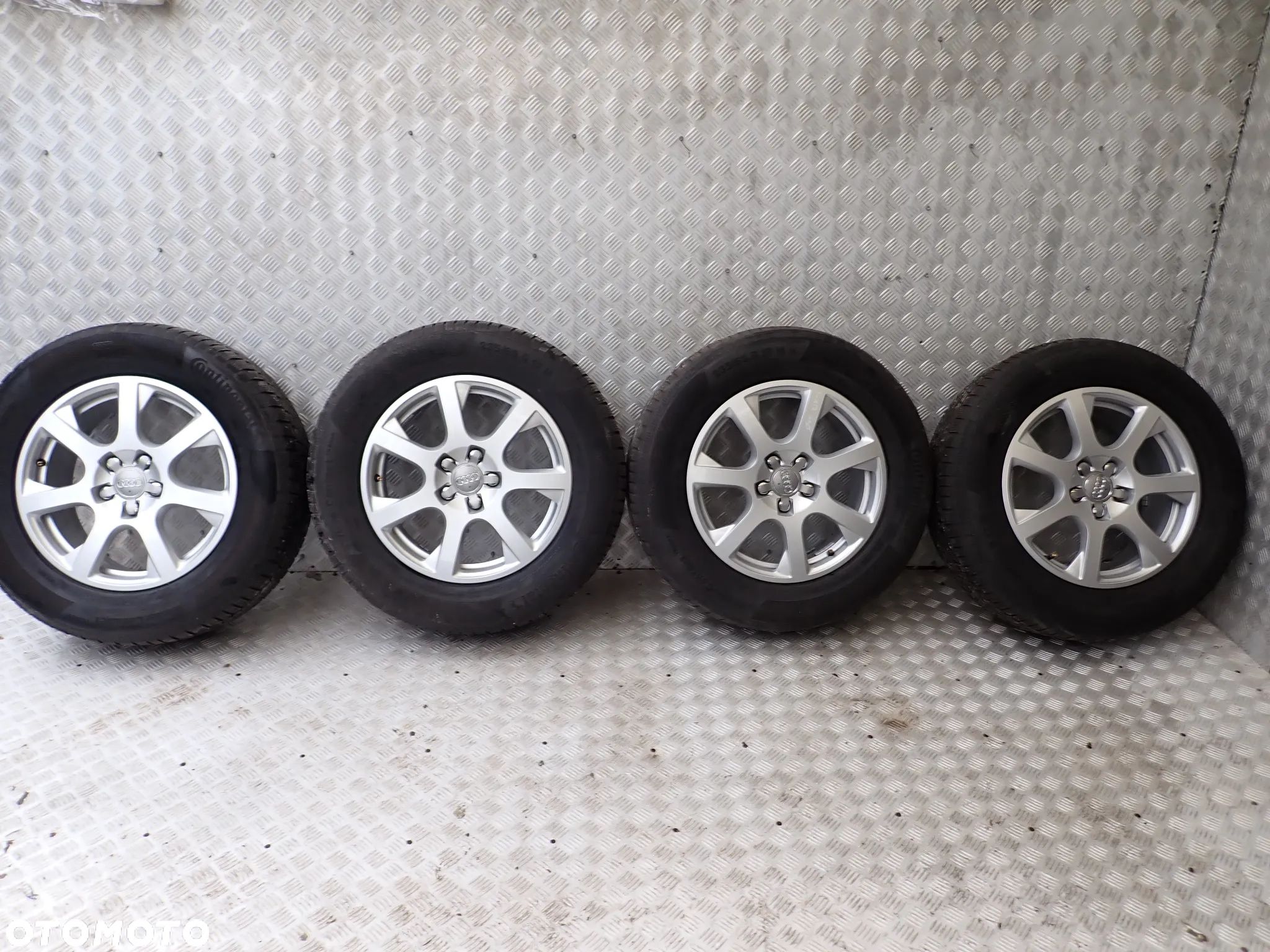 KOŁA FELGI ALUMINIOWE AUDI  7JX17  ET 37  5X112  8R0601025E Z OPONAMI ZIMA 235/65/17 1700 ZŁ - 1