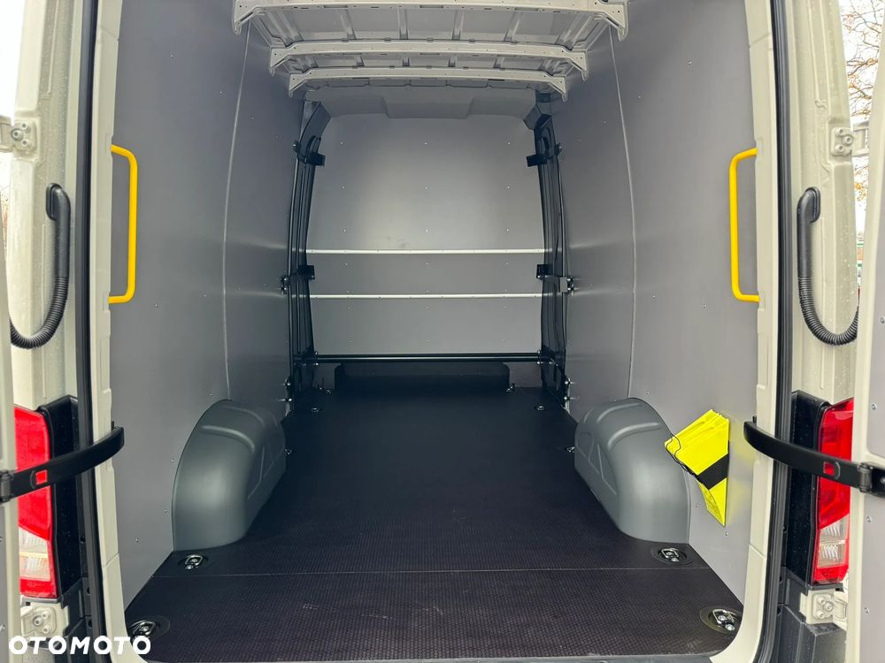 Volkswagen Crafter Maxi Brygadówka - 12