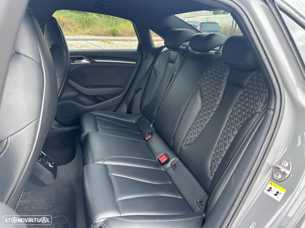 Audi RS3 Limousine 2.5 TFSI quattro S tronic - 14