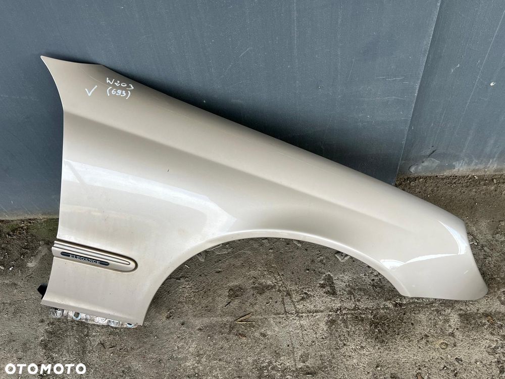 Błotnik prawy Mercedes W203 C klasa (693) elegance - 1