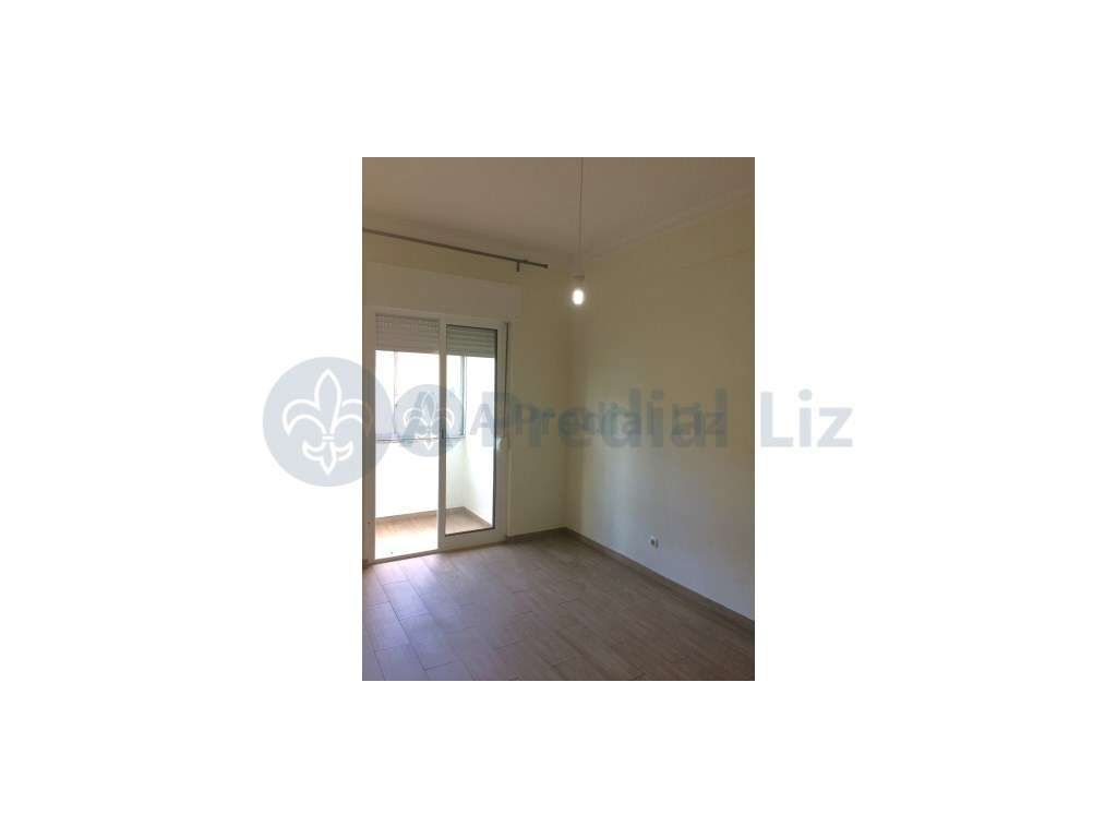 Apartamento T1 na zona de Olival de Bastos, Odivelas - Grande imagem: 2/6