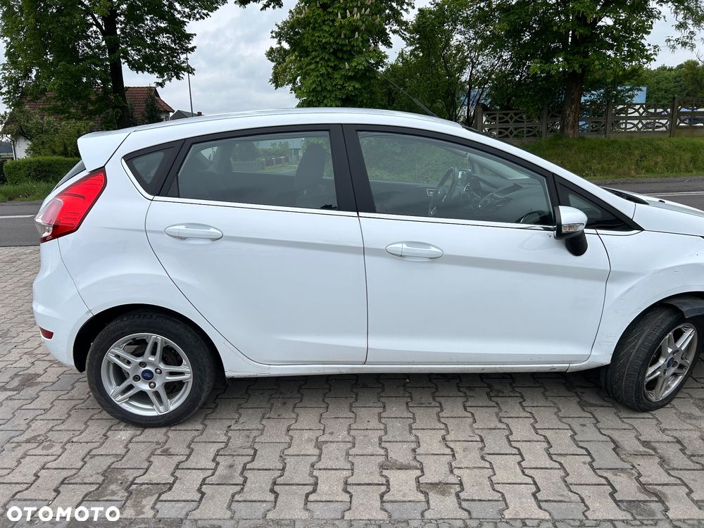 Ford Fiesta - 35