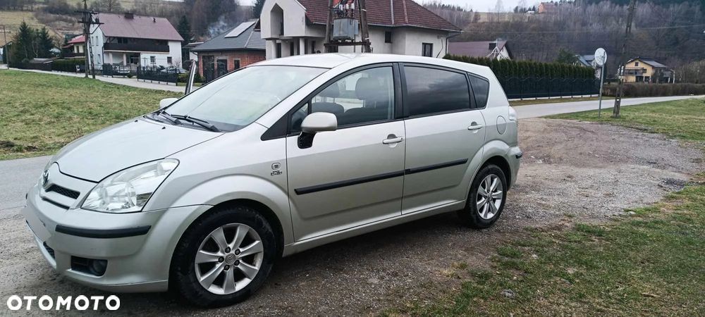 Toyota Corolla Verso 2.0 D-4D Prestige - 1