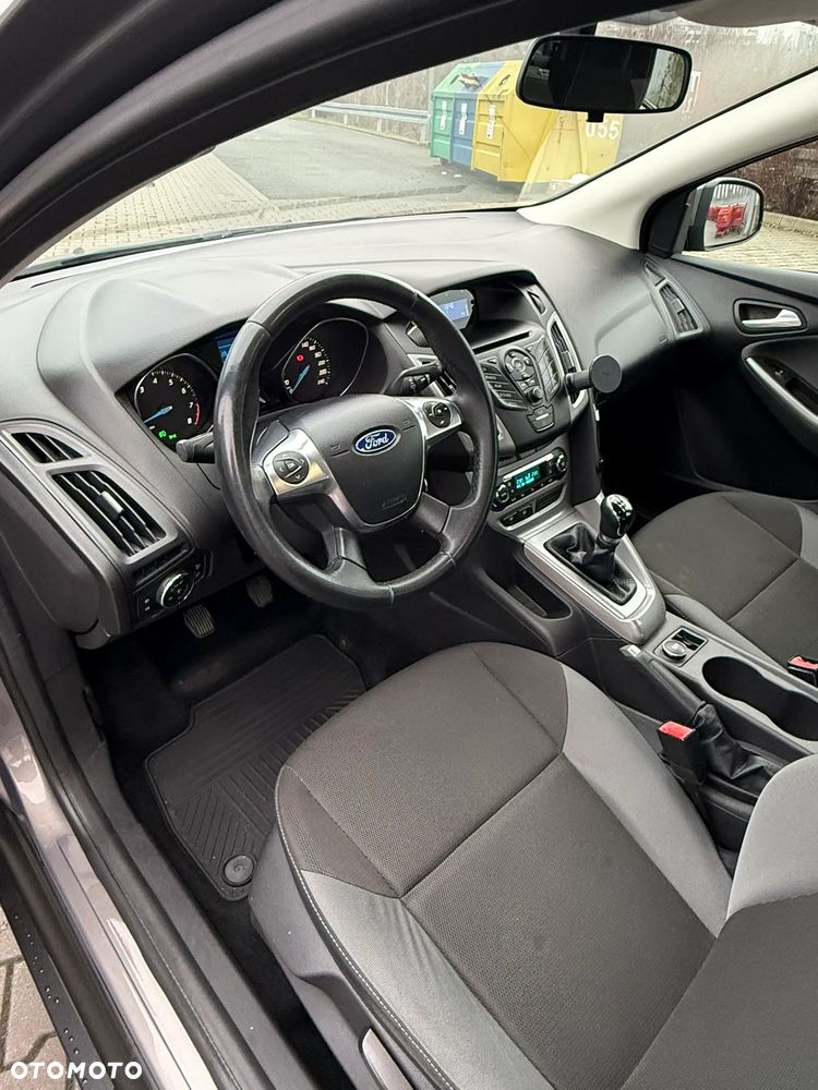 Ford Focus 1.6 Ambiente - 8