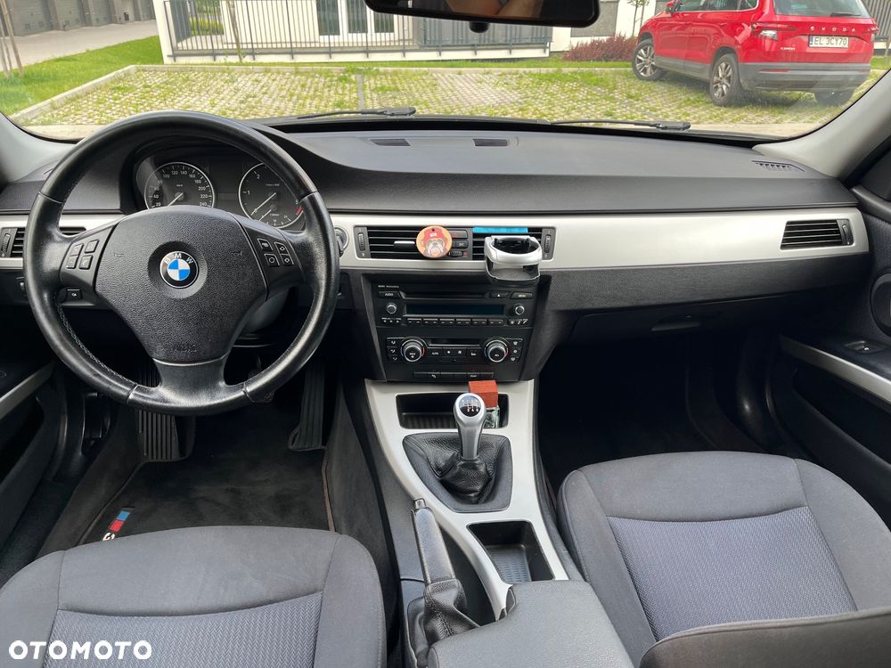 BMW Seria 3 318d - 10
