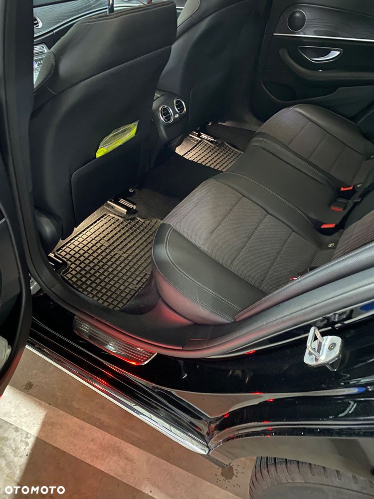 Mercedes-Benz Klasa E 220 d 4-Matic 9G-TRONIC - 9