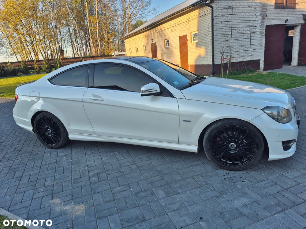 Mercedes-Benz Klasa C 250 CDI DPF BlueEFFICIENCY 7G-TRONIC Edition 1 - 4