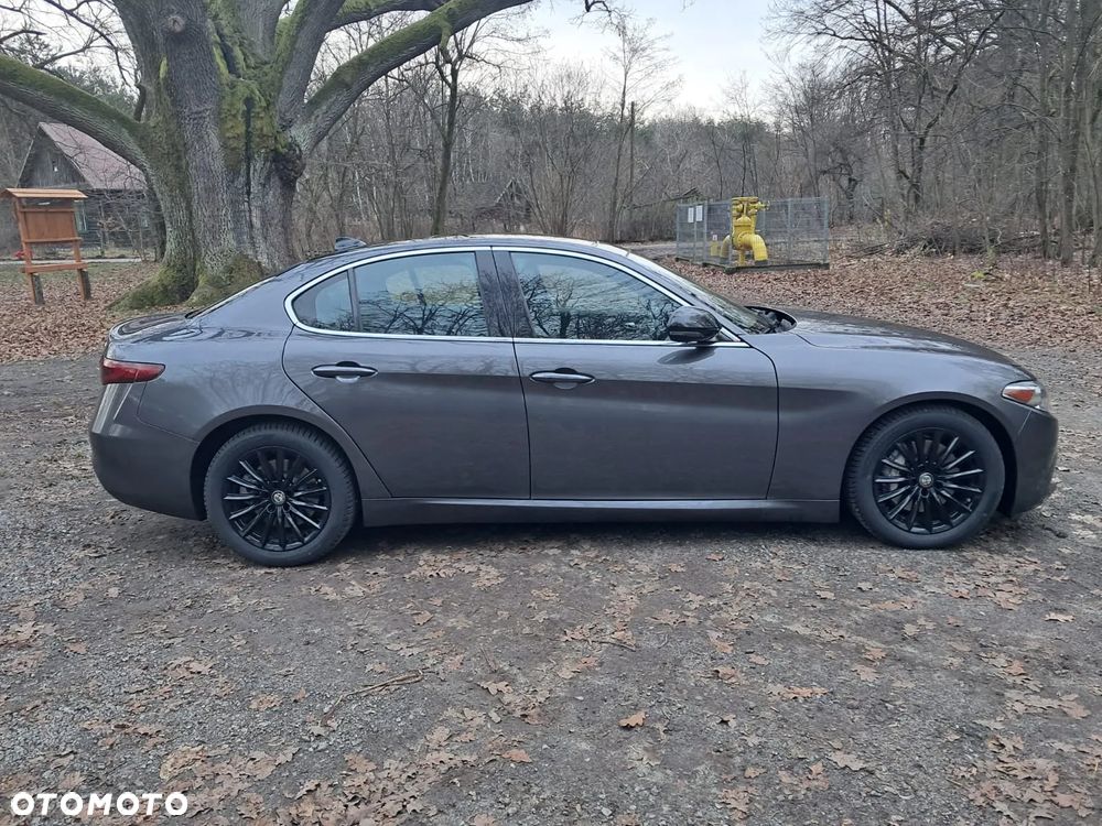 Alfa Romeo Giulia - 10