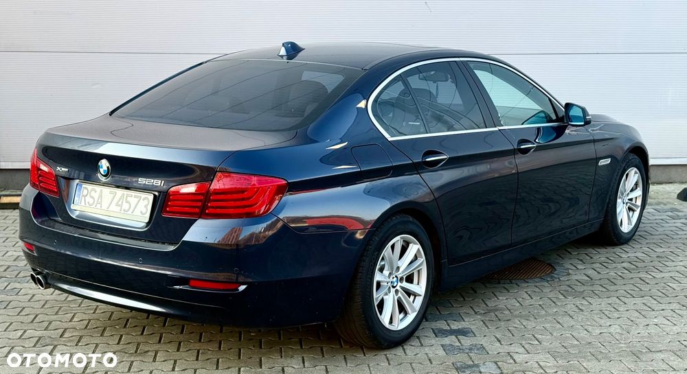 BMW Seria 5 528i xDrive Sport-Aut Luxury Line - 15