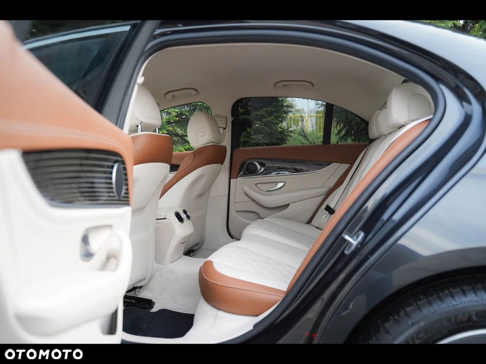 Mercedes-Benz Klasa E 400 d 4-Matic AMG/Avantgarde - 38