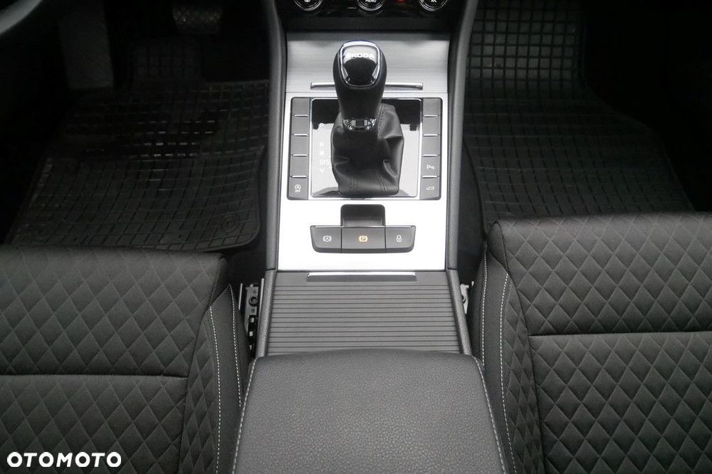 Skoda Superb 1.5 TSI Ambition DSG - 11