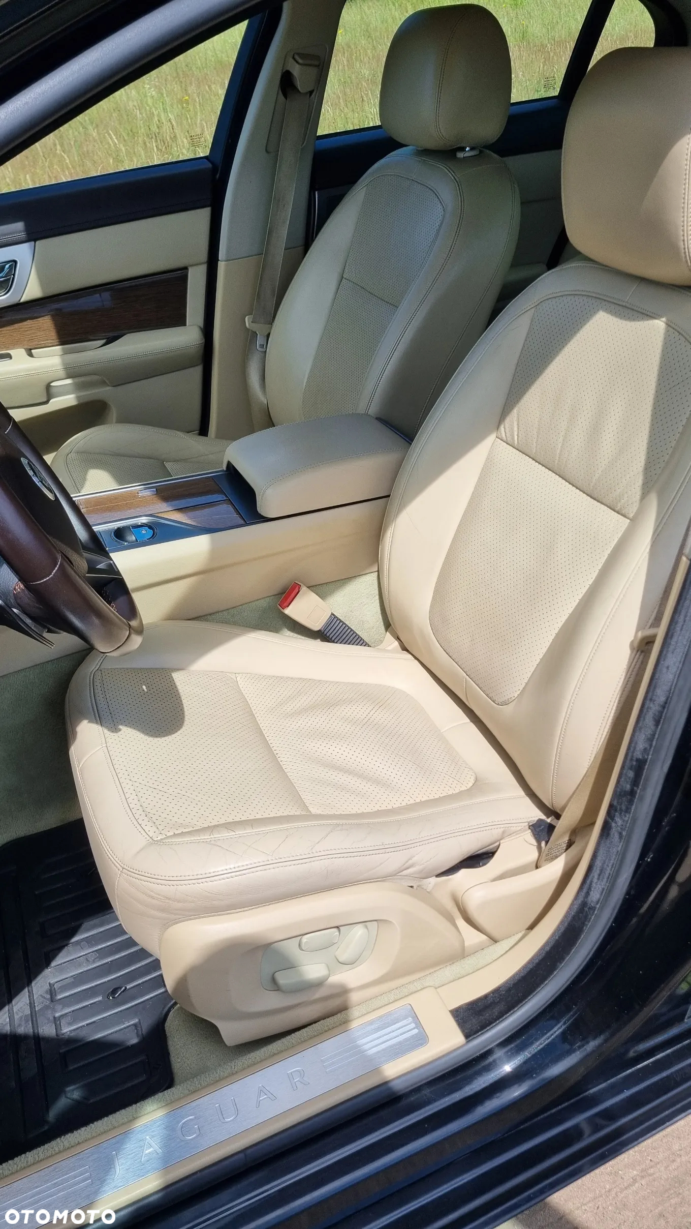 Jaguar XF 4.2 V8 Premium Luxury - 2