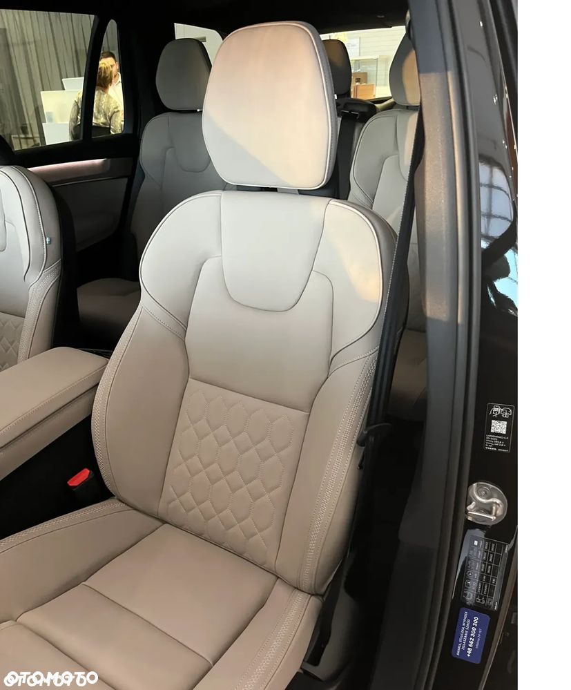 Volvo XC 90 T8 AWD Plug-In Hybrid Ultra Bright 7os - 9
