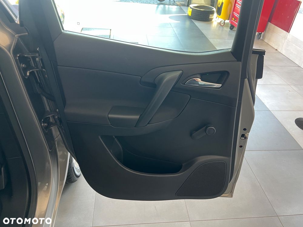 Opel Meriva - 17