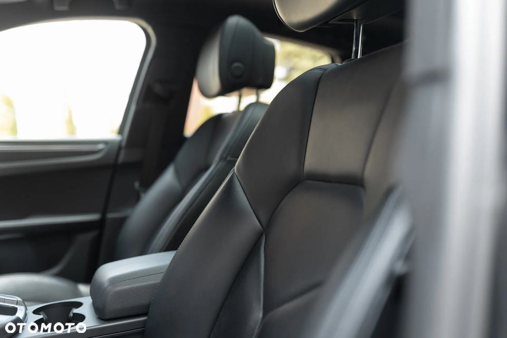 Porsche Macan Standard - 17
