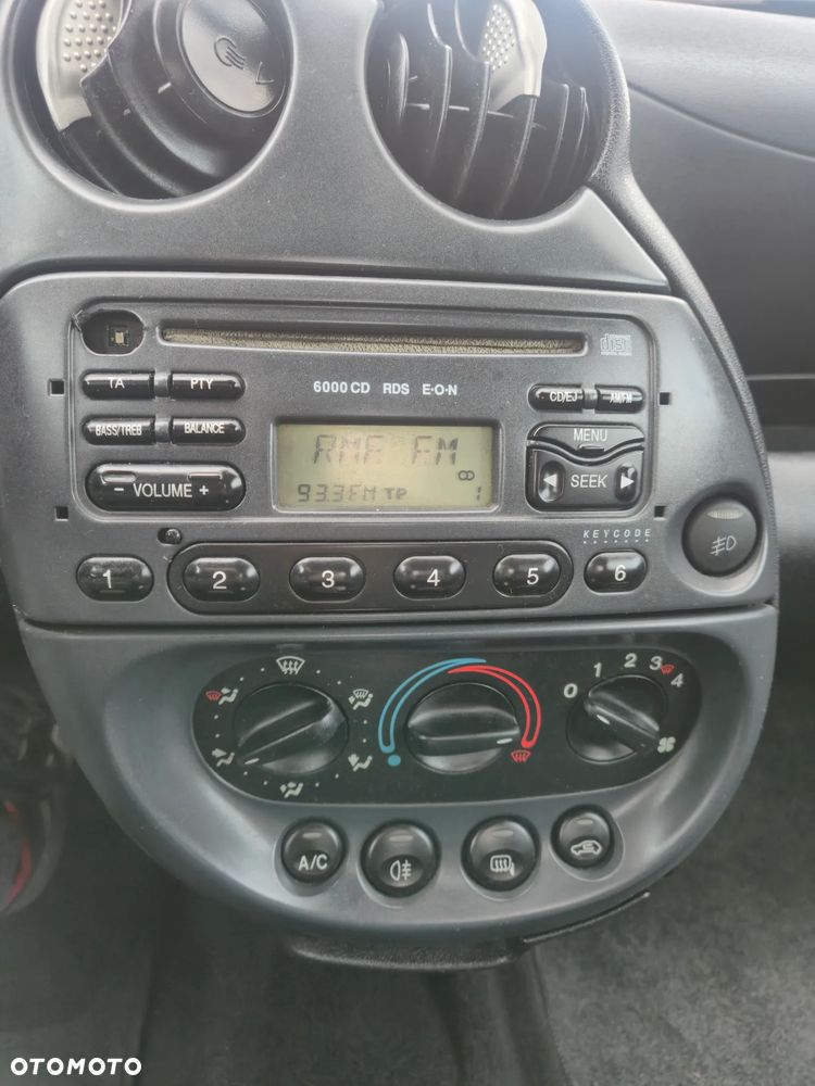 Ford Streetka 1.6 8V - 21