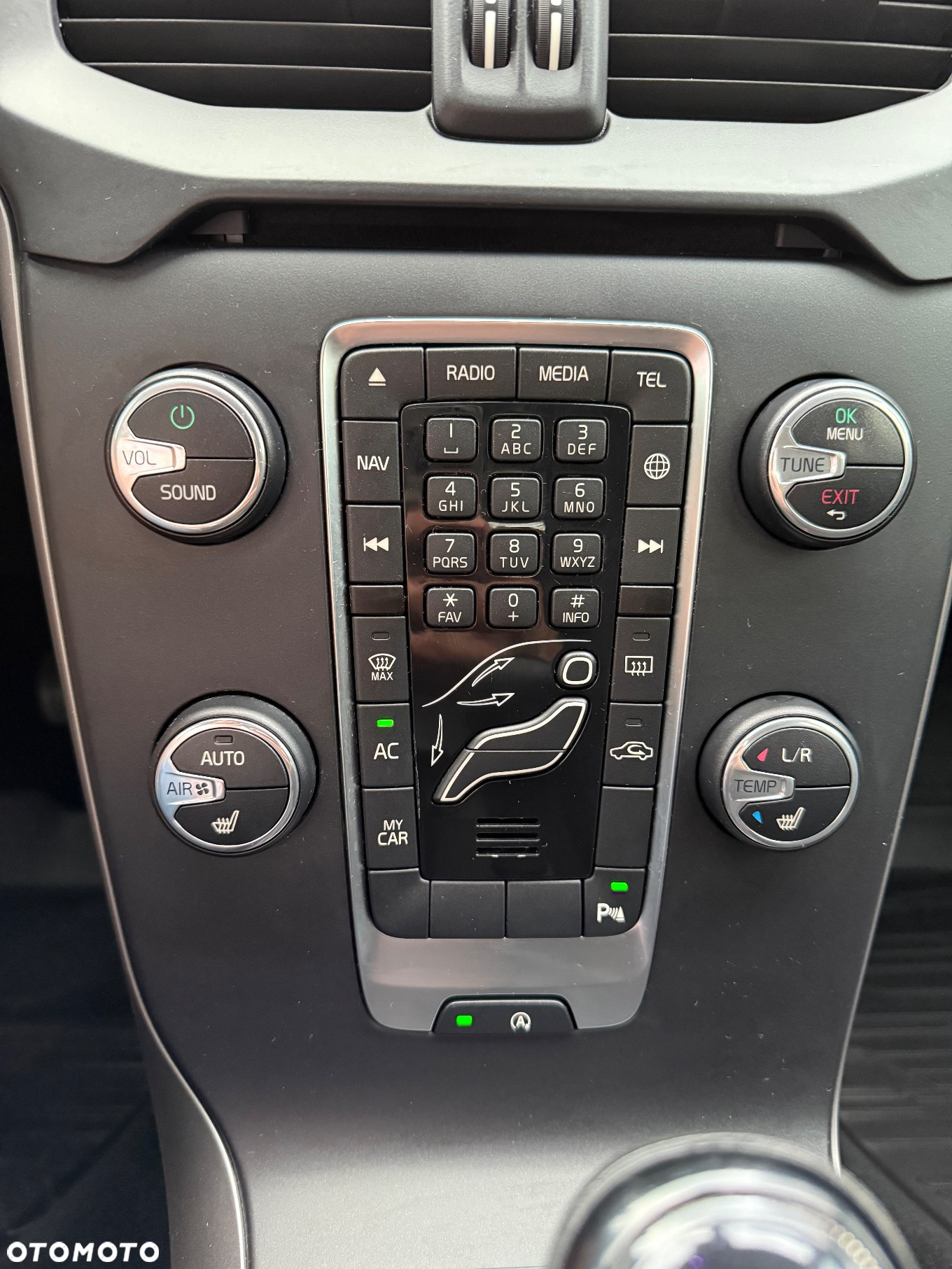 Volvo V40 T3 Drive-E Momentum - 26